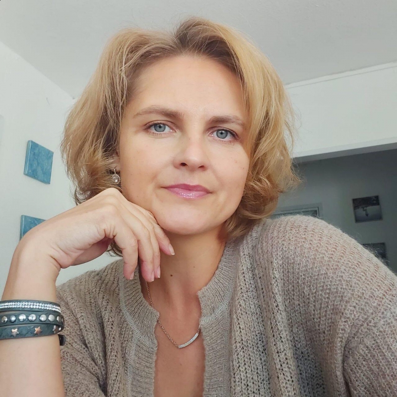 Photo de Elena (Strasbourg) / Réf. 91735 / Agence Amélie