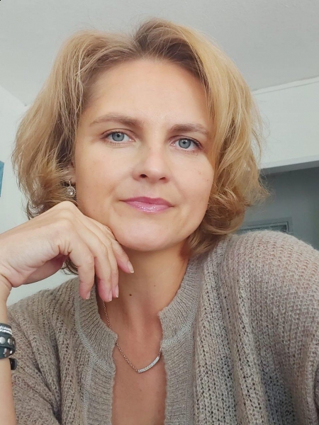 Elena (Strasbourg) / Réf. 91735 / Adhérente Agence Amélie