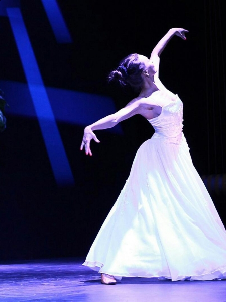 Natalia (Paris) / Réf. 91876 / Adhérente Agence Amélie