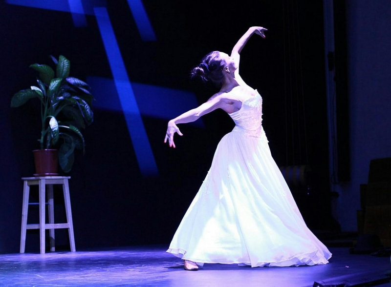 Photo de Natalia (Paris) / Réf. 91876 / Agence Amélie