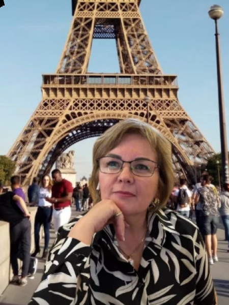 Kristina (Paris) / Réf. 91894 / Adhérente Agence Amélie