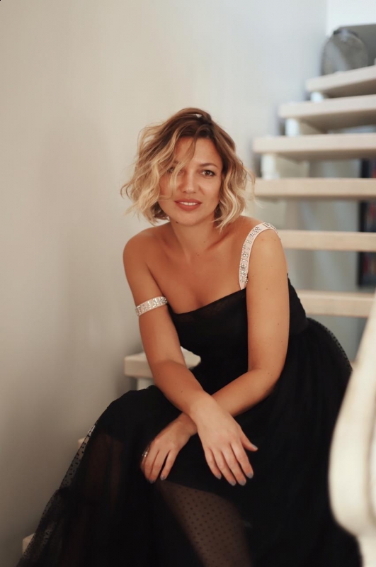 Photo de Yana / Réf. 91978 / Agence Amélie