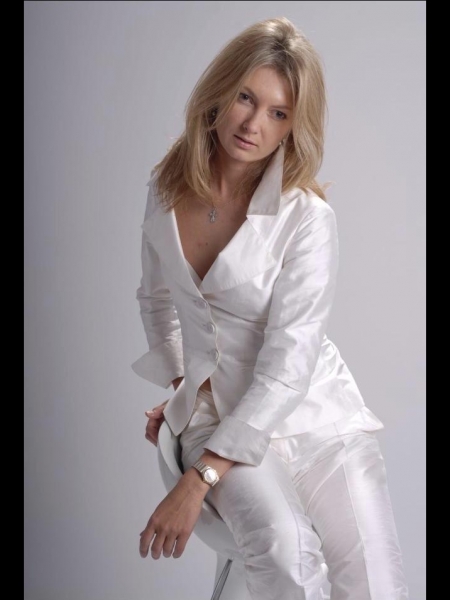 Oksana (Genève) / Réf. 92037 / Adhérente Agence Amélie