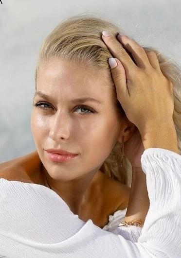 Photo de Christina (Chypre) / Réf. 92056 / Agence Amélie