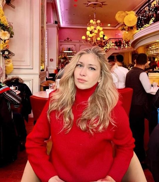 Photo de Christina (Chypre) / Réf. 92056 / Agence Amélie