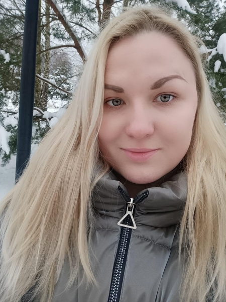 Ksenia  / Réf. 92364 / Adhérente Agence Amélie