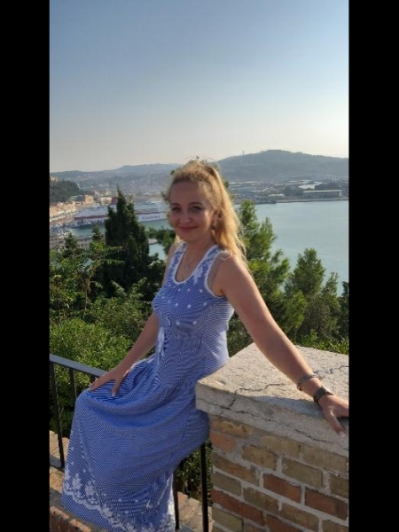 Alexandra (Italie) / Réf. 92112 / Adhérente Agence Amélie