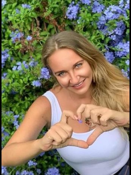 Alexandra (Italie) / Réf. 92112 / Adhérente Agence Amélie