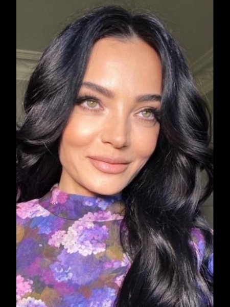 Olena (Paris) / Réf. 92129 / Adhérente Agence Amélie