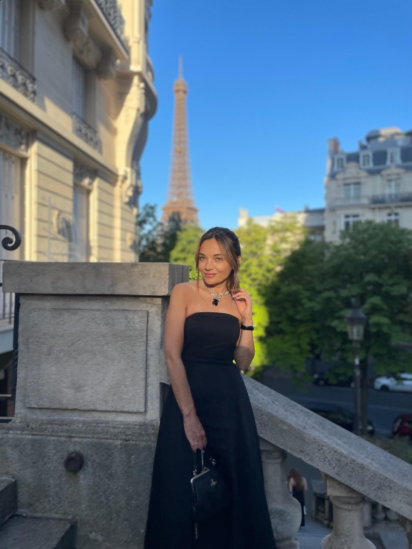 Photo de Olena (Paris) / Réf. 92129 / Agence Amélie