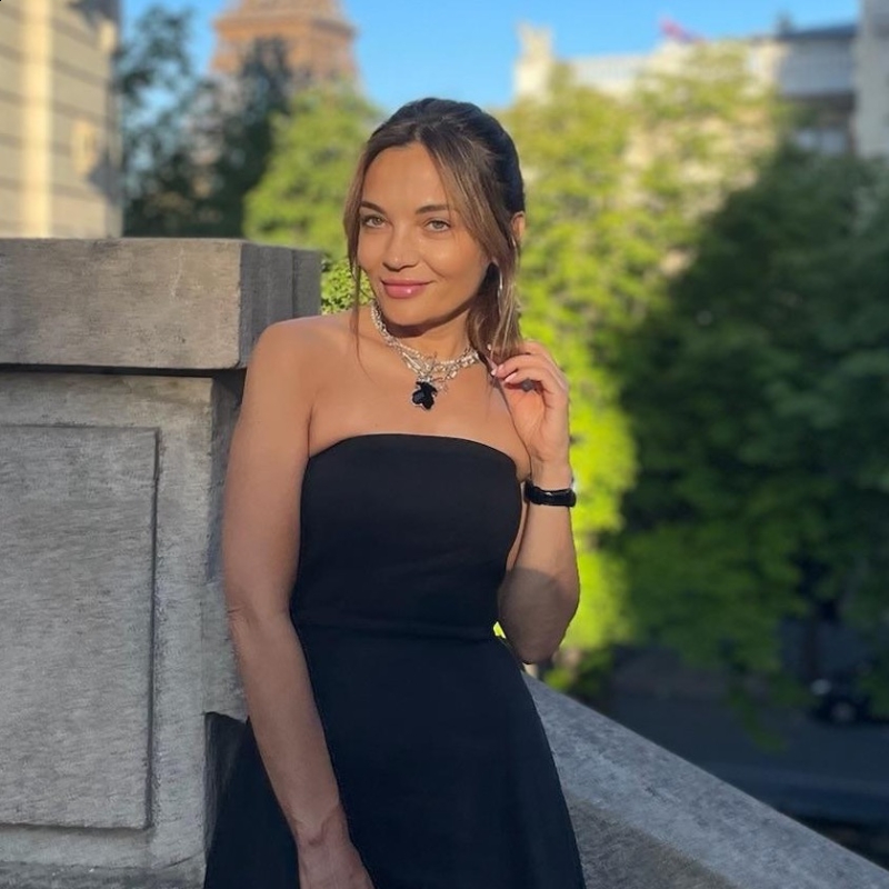 Photo de Olena (Paris) / Réf. 92129 / Agence Amélie