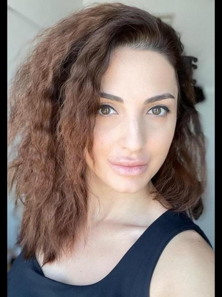 Salomé (Dubaï) / Réf. 92180 / Adhérente Agence Amélie