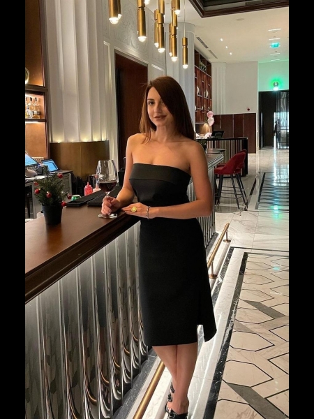 Salomé (Dubaï) / Réf. 92180 / Adhérente Agence Amélie