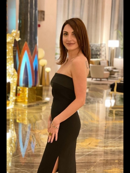 Salomé (Dubaï) / Réf. 92180 / Adhérente Agence Amélie