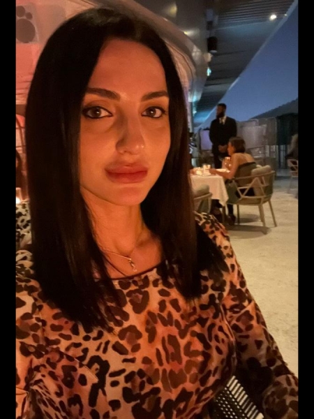 Salomé (Dubaï) / Réf. 92180 / Adhérente Agence Amélie