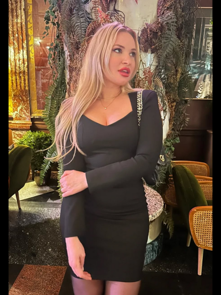 Elena / Réf. 92194 / Adhérente Agence Amélie