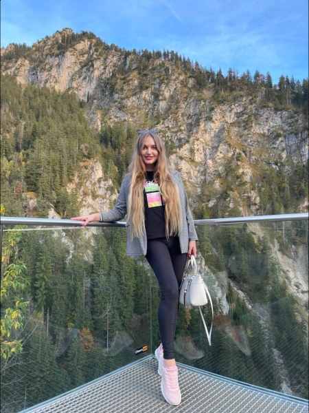 Milana (Allemagne) / Réf. 92203 / Adhérente Agence Amélie