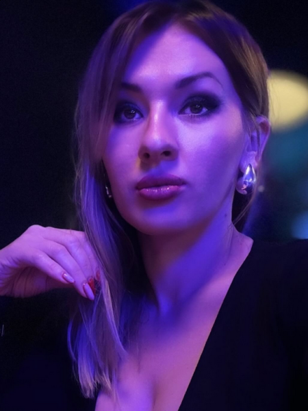 Inna (Strasbourg) / Réf. 92247 / Adhérente Agence Amélie