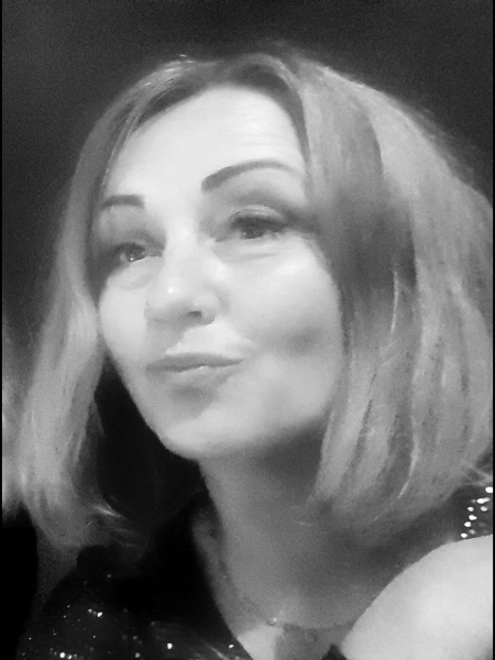 Tatiana (Milan) / Réf. 92271 / Adhérente Agence Amélie