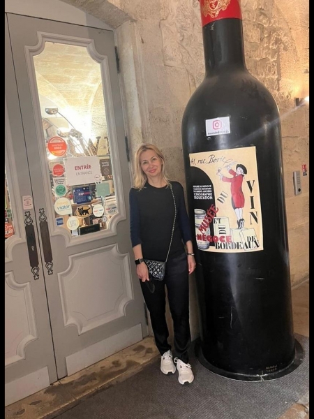 Natalia (bientôt à Bordeaux) / Réf. 92272 / Adhérente Agence Amélie