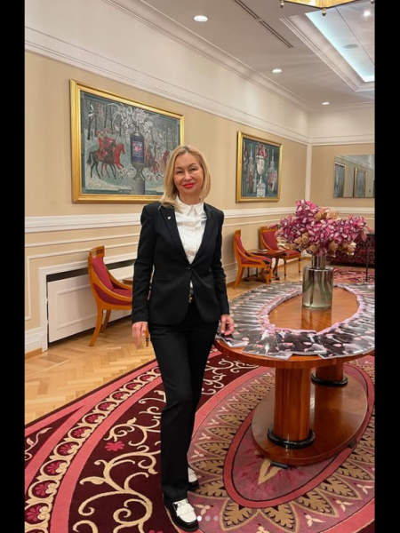 Natalia (bientôt à Bordeaux) / Réf. 92272 / Adhérente Agence Amélie