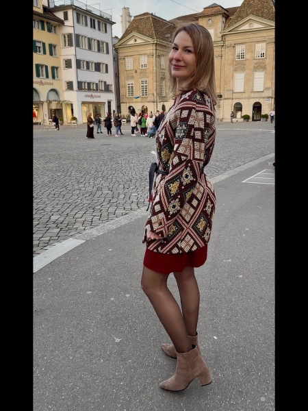 Inna (Zurich) / Réf. 92273 / Adhérente Agence Amélie