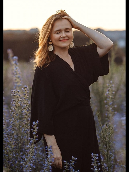 Oksana (Monténégro) / Réf. 92325 / Adhérente Agence Amélie