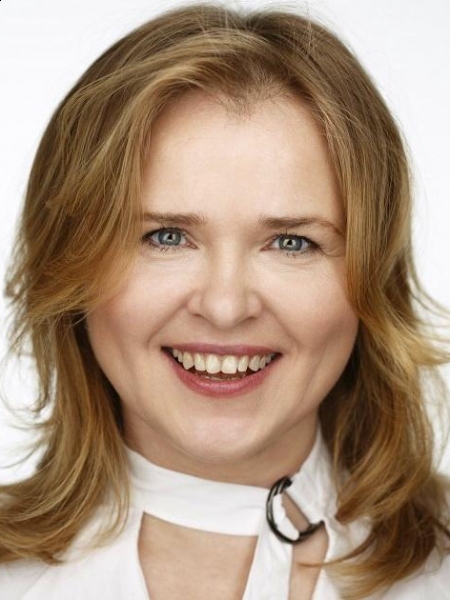 Oksana (Monténégro) / Réf. 92325 / Adhérente Agence Amélie