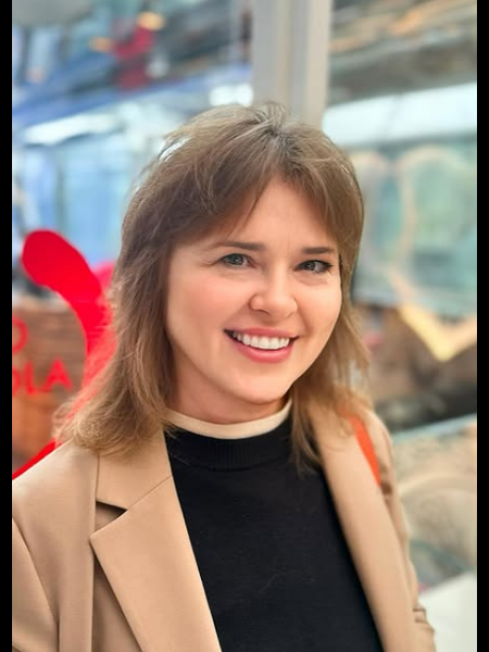 Oksana (Monténégro) / Réf. 92325 / Adhérente Agence Amélie