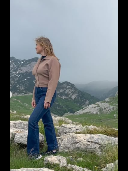 Oksana (Monténégro) / Réf. 92325 / Adhérente Agence Amélie