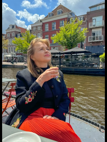 Oksana (Monténégro) / Réf. 92325 / Adhérente Agence Amélie