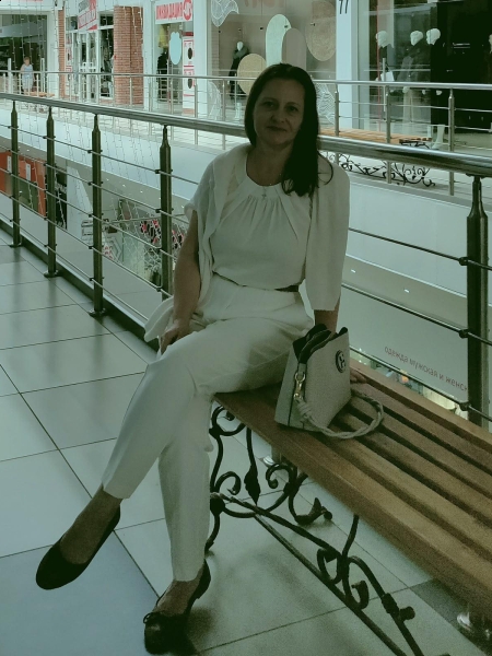 Oxana / Réf. 92334 / Adhérente Agence Amélie