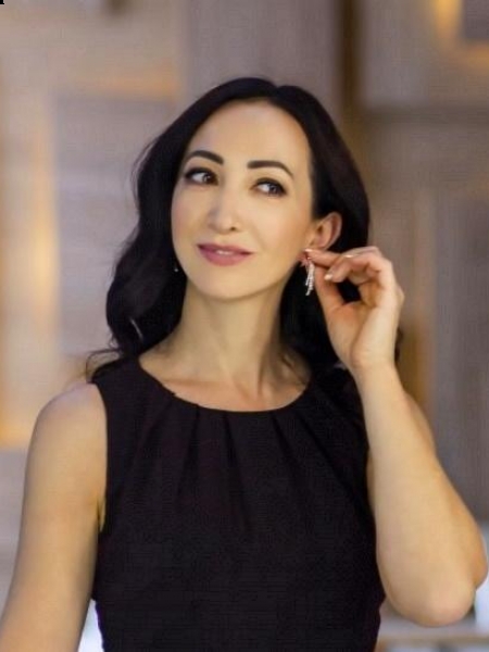 Yuliya (Chypre) / Réf. 92347 / Adhérente Agence Amélie