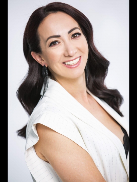 Yuliya (Chypre) / Réf. 92347 / Adhérente Agence Amélie