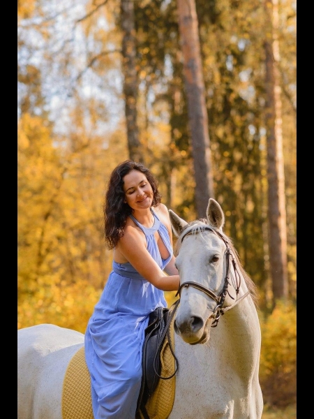 Elena (Chypre) / Réf. 92363 / Adhérente Agence Amélie