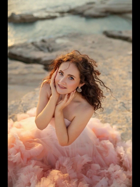 Elena (Chypre) / Réf. 92363 / Adhérente Agence Amélie