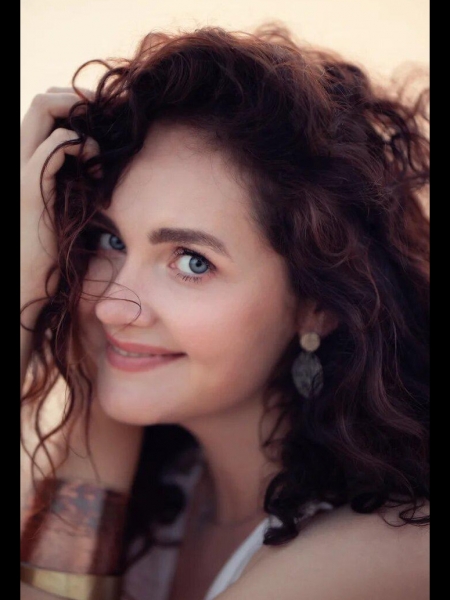 Elena (Chypre) / Réf. 92363 / Adhérente Agence Amélie