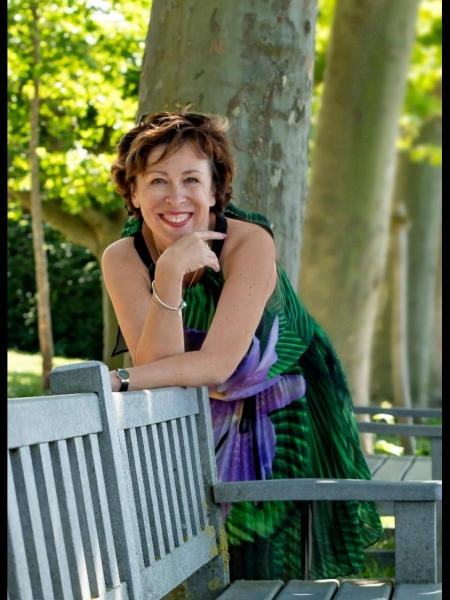 Elena (Thonon-les-Bains) / Réf. 92370 / Adhérente Agence Amélie