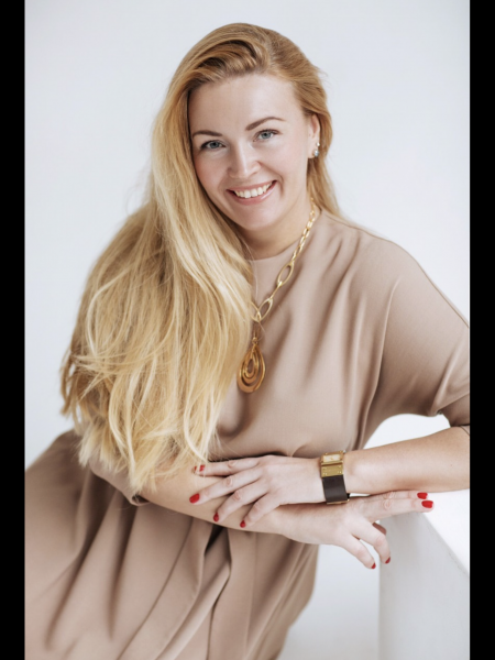 Elina (Bienne) / Réf. 92377 / Adhérente Agence Amélie