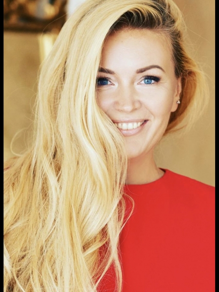 Elina (Bienne) / Réf. 92377 / Adhérente Agence Amélie