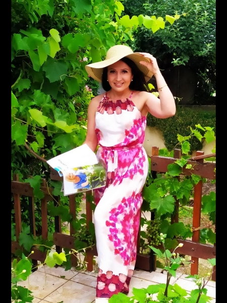 Tetyana (Italie) / Réf. 92435 / Adhérente Agence Amélie