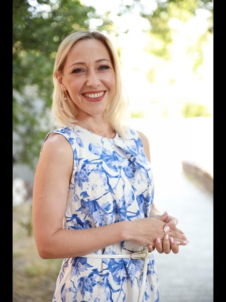 Olga (Berlin) / Réf. 92437 / Adhérente Agence Amélie