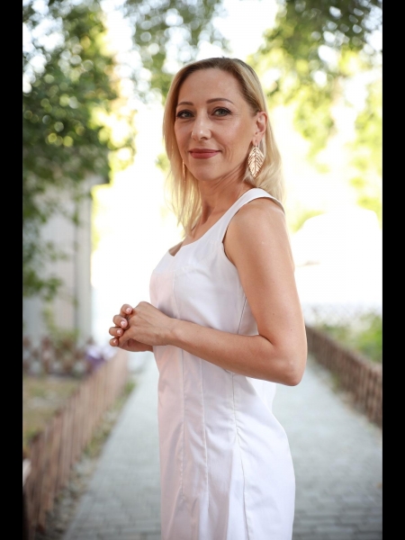 Olga (Berlin) / Réf. 92437 / Adhérente Agence Amélie