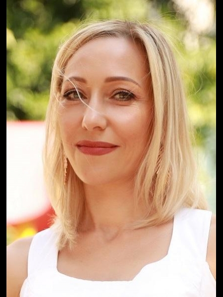 Olga (Berlin) / Réf. 92437 / Adhérente Agence Amélie