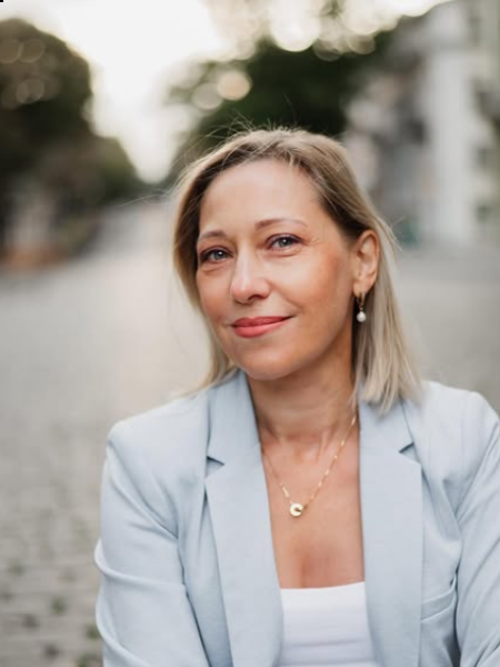 Olga (Berlin) / Réf. 92437 / Adhérente Agence Amélie