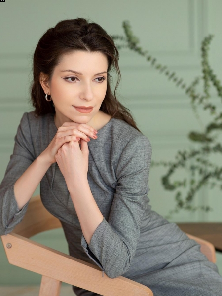 Diana (Paris) / Réf. 92448 / Adhérente Agence Amélie