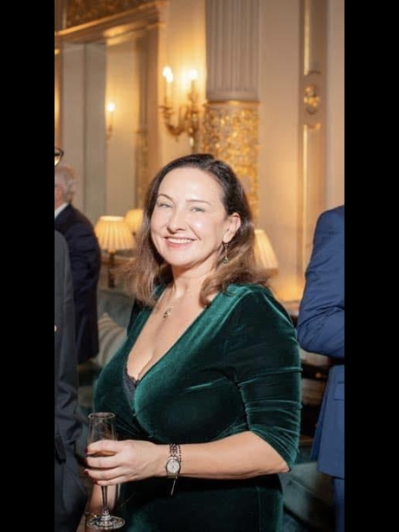 Natalia (Angleterre) / Réf. 92488 / Adhérente Agence Amélie
