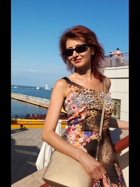 Elena (Paris) / Réf. 92490 / Adhérente Agence Amélie