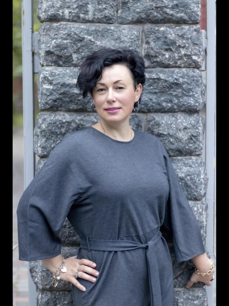 Eugenia (Bruxelles) / Réf. 92506 / Adhérente Agence Amélie