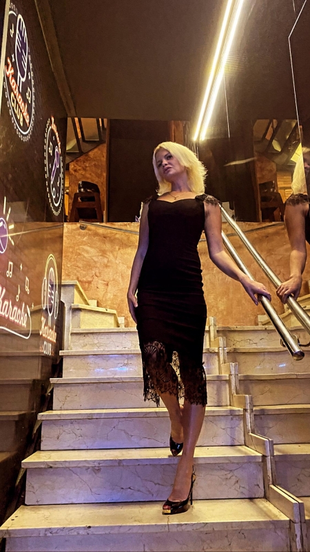 Photo de Olga (Barcelone) / Réf. 92520 / Agence Amélie